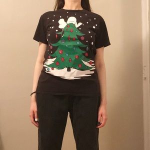 Peanuts Tops - Snoopy Christmas T-Shirt Peanuts Tops - Snoopy Christmas T-Shirt